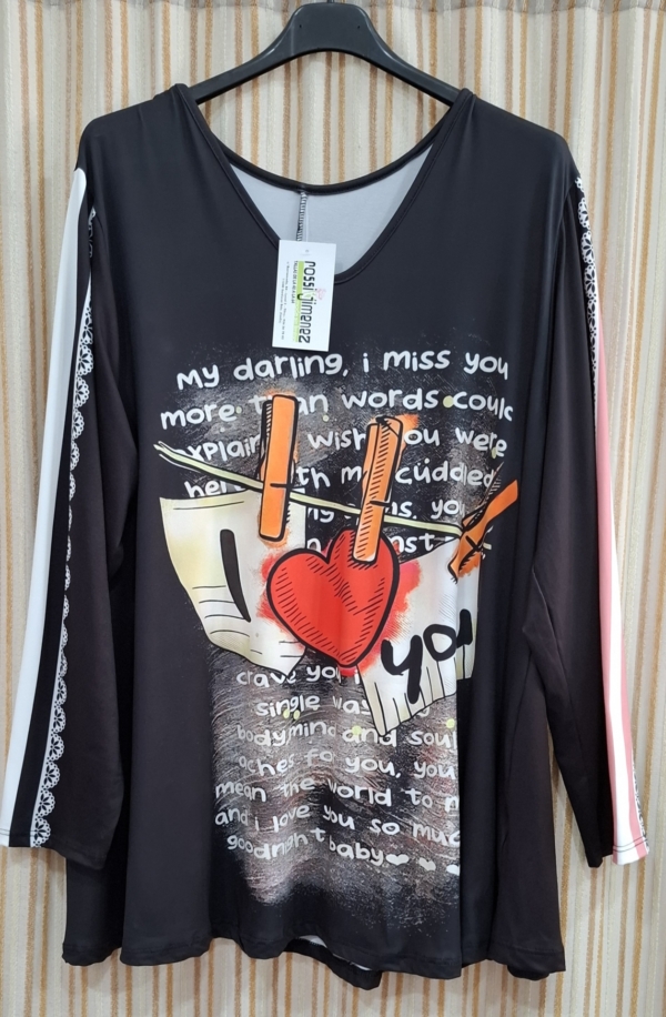 Camiseta Maxi Impresión Corazones (Talla única 48 a 60 aprox.)
