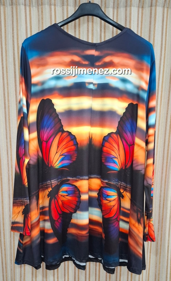Camiseta Maxi Impresión Mariposa Colorines (Talla única 48 a 60 aprox.) - Imagen 2