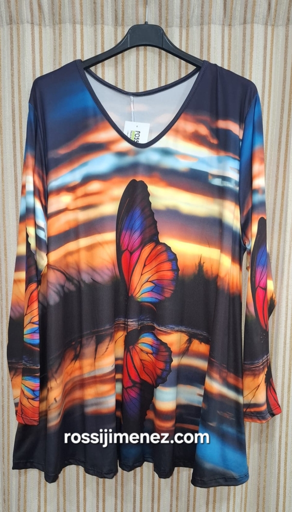Camiseta Maxi Impresión Mariposa Colorines (Talla única 48 a 60 aprox.)